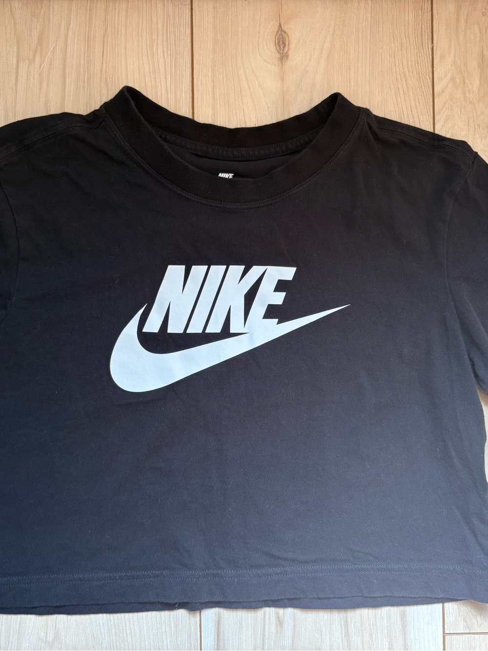Nike Crop Tee Bundle Womens Small XS Pink Black Swoosh Logo Graphic Casual - Picture 6 of 8